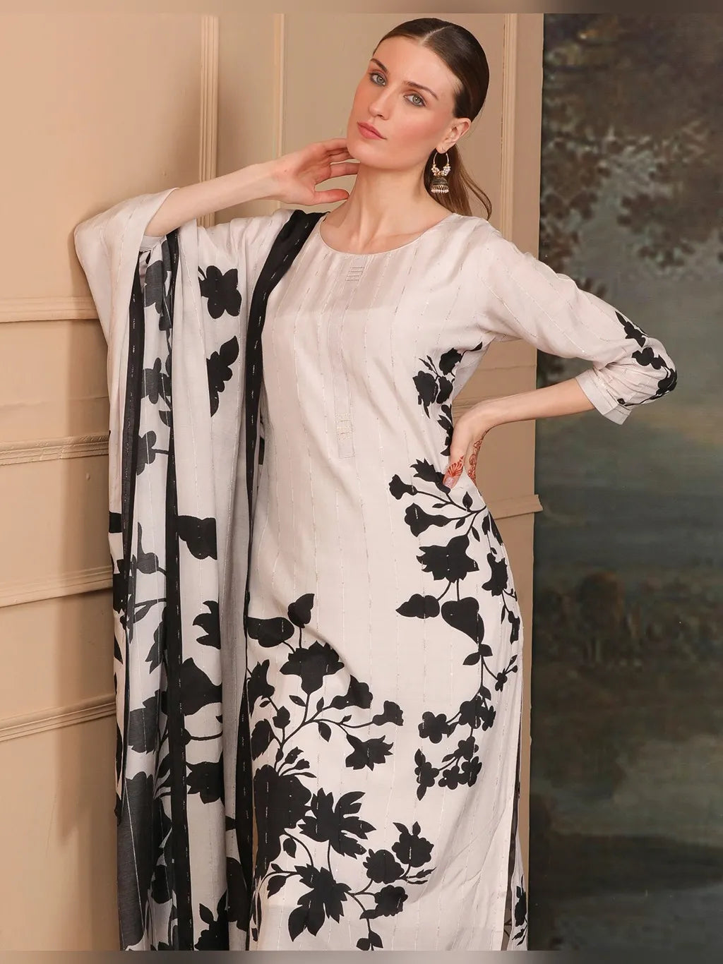 WHITE KURTI PANT DUPATTA
