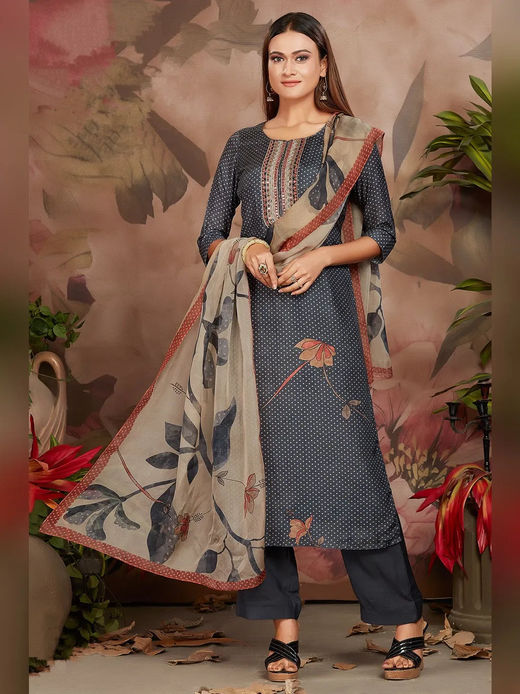 GREY KURTI PANT DUPATTA