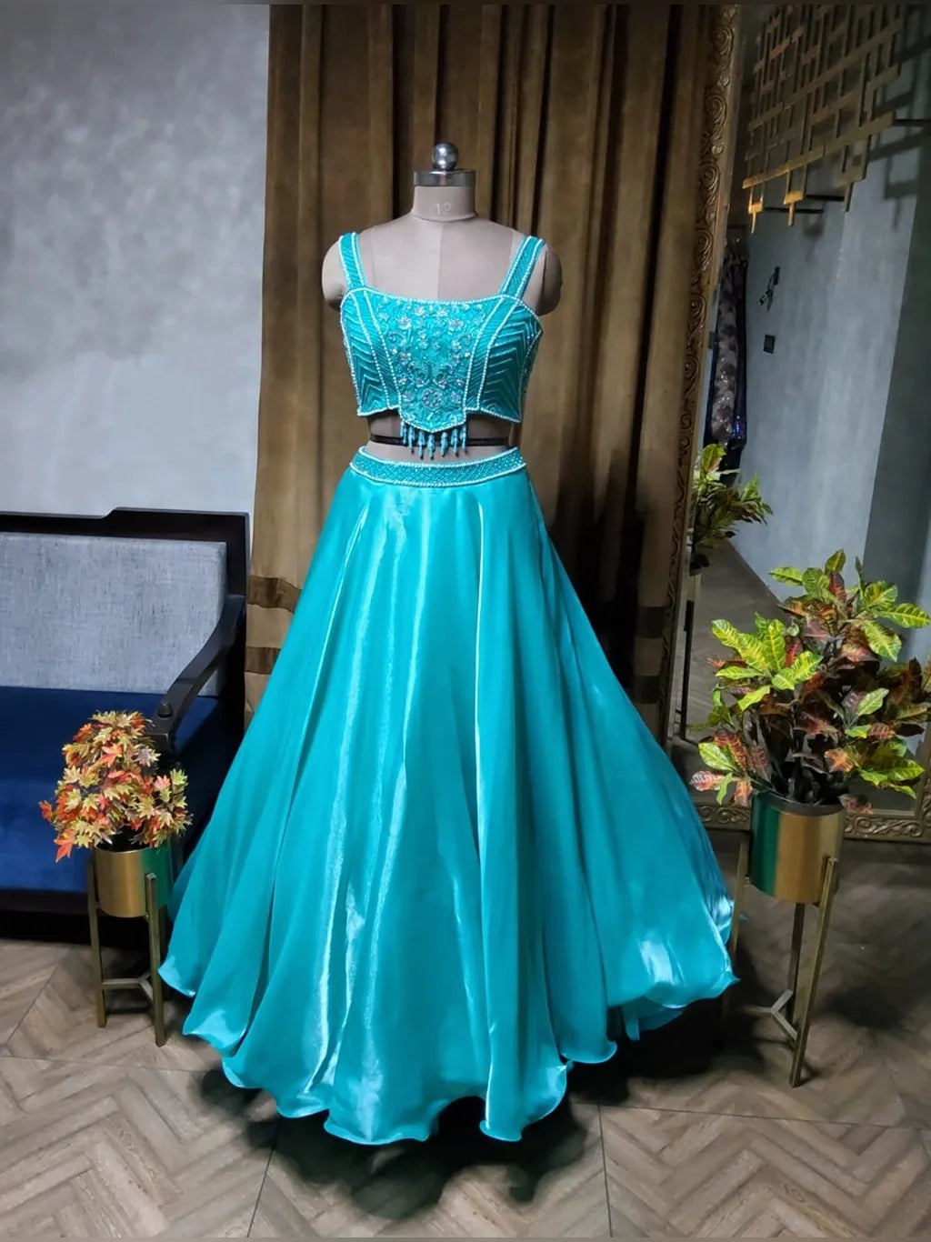 FROZI CROP TOP SKIRT